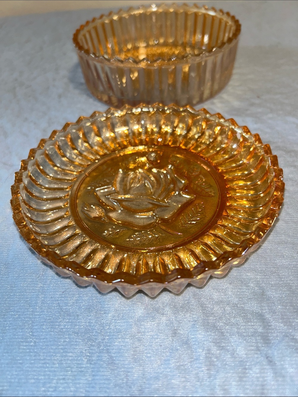 Jeannette Glass marigold iridescent carnival glass powder or candy jar with rose - Picture 9 of 15